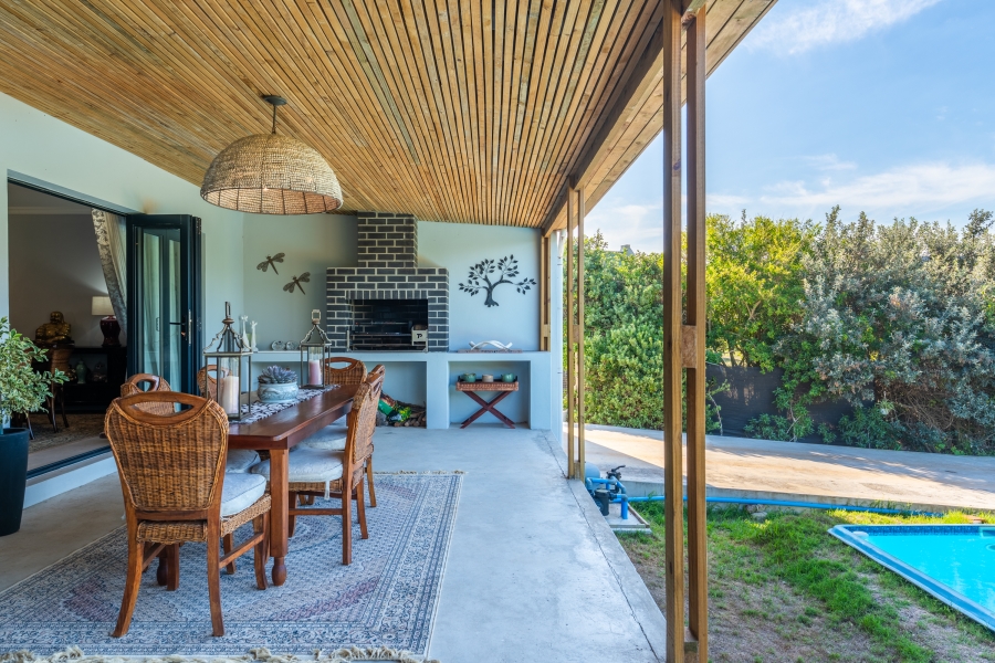 2 Bedroom Property for Sale in Cape St Francis Eastern Cape